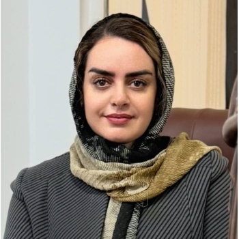 وکیل خانم آریایی نسب